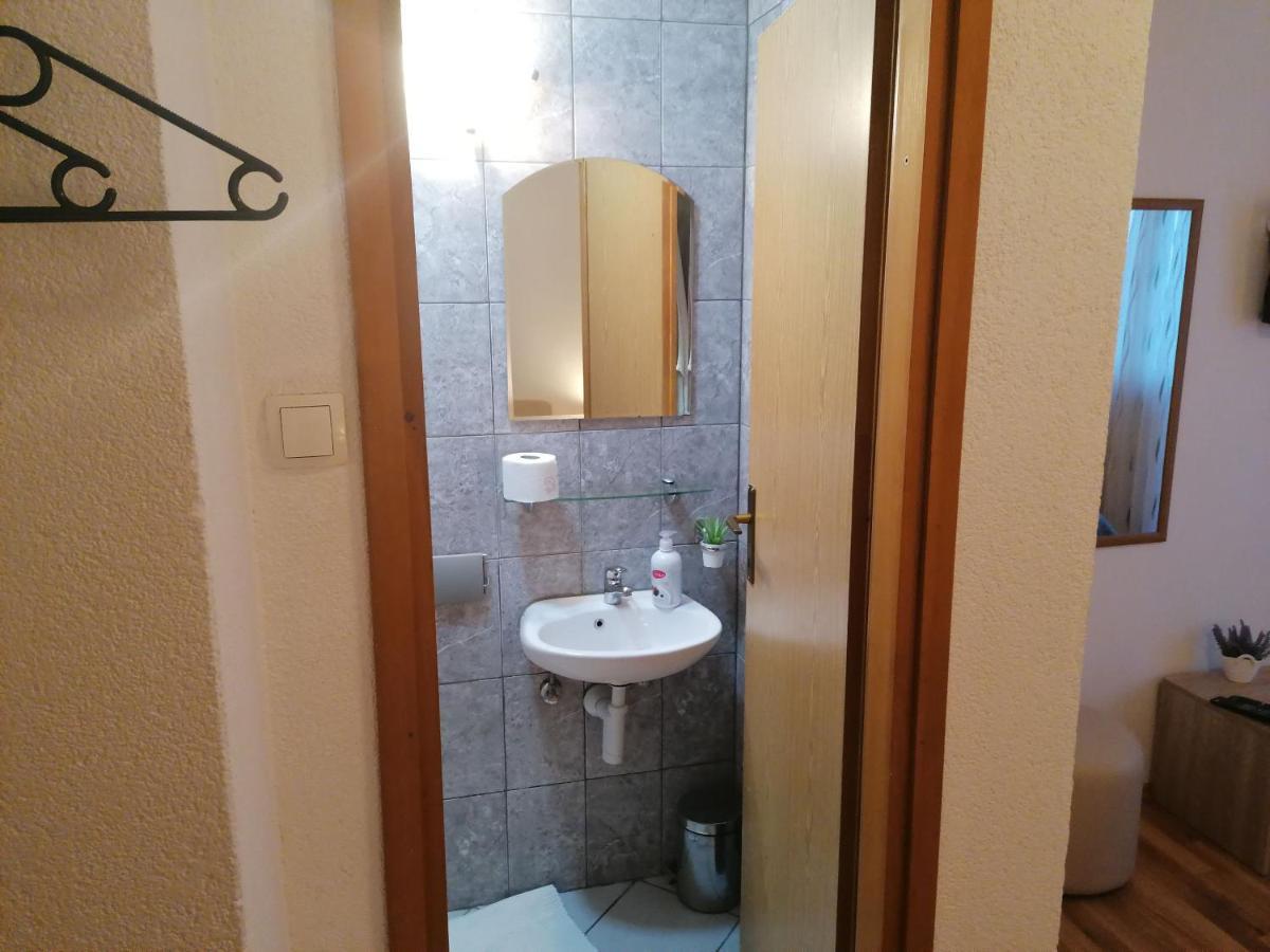 Apartment And Rooms Nevenka ポールヤナク エクステリア 写真